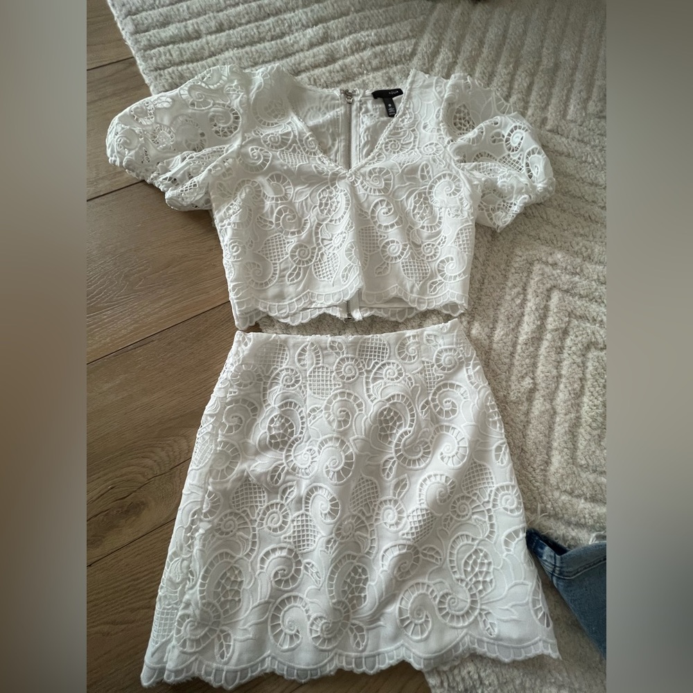 White lace 2 piece set (skirt and top)